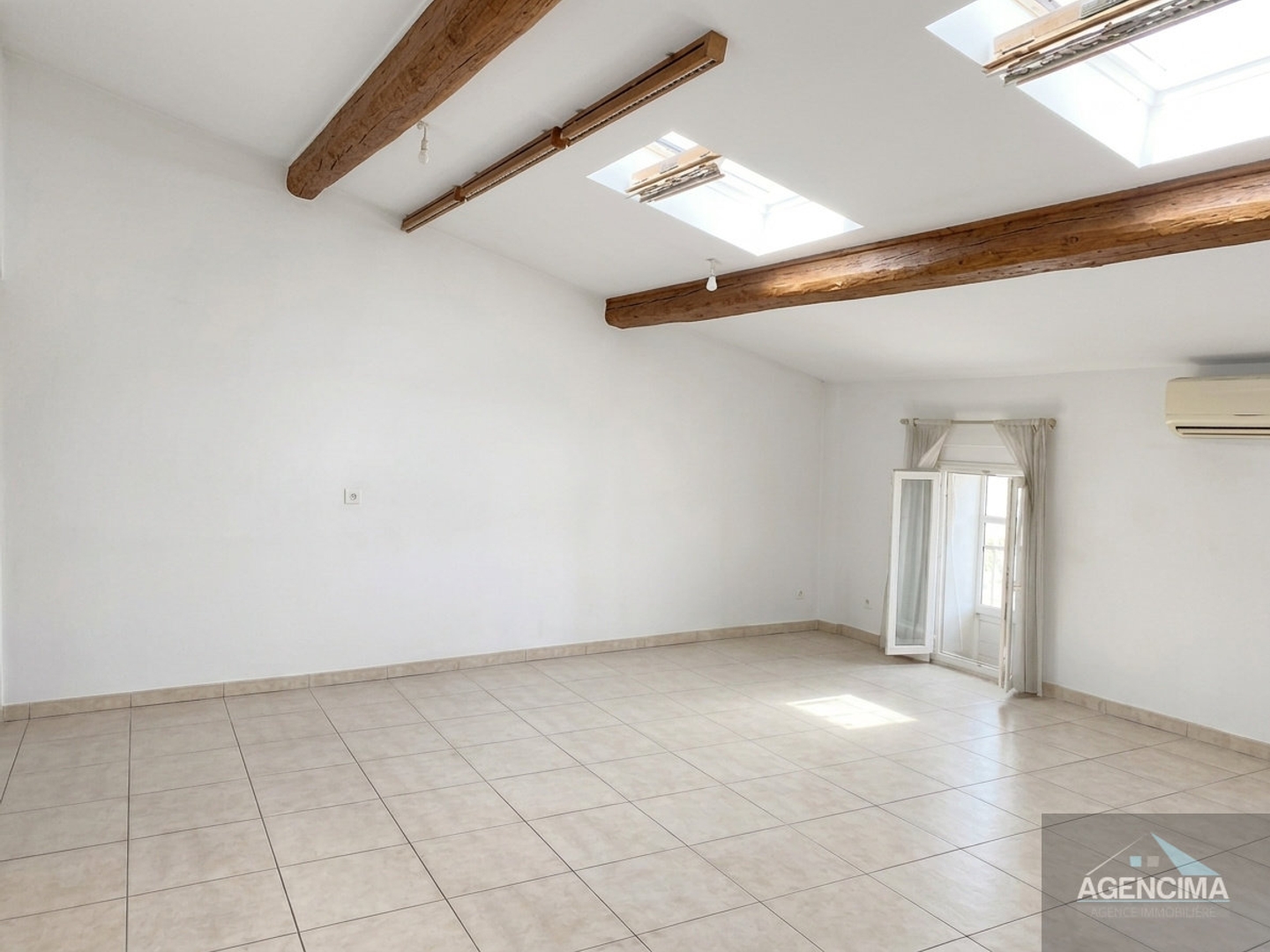 Bel appartement T3 rénové au centre de Marseillan