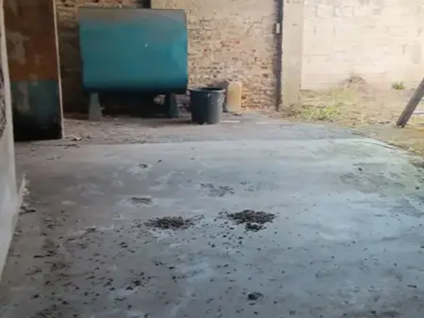 Hangar de 120m2 2 Niveaux
