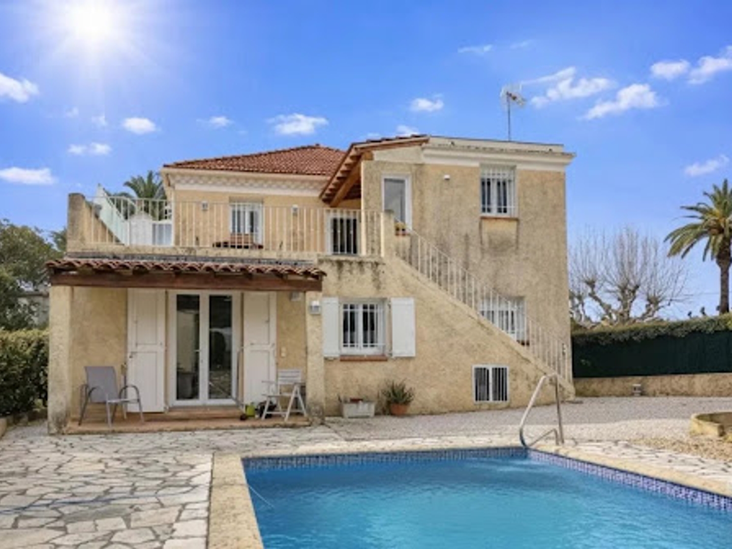 Maison à vendre - 8 pièces - 191m2 - Saint-Cyr-Sur-Mer (83270)