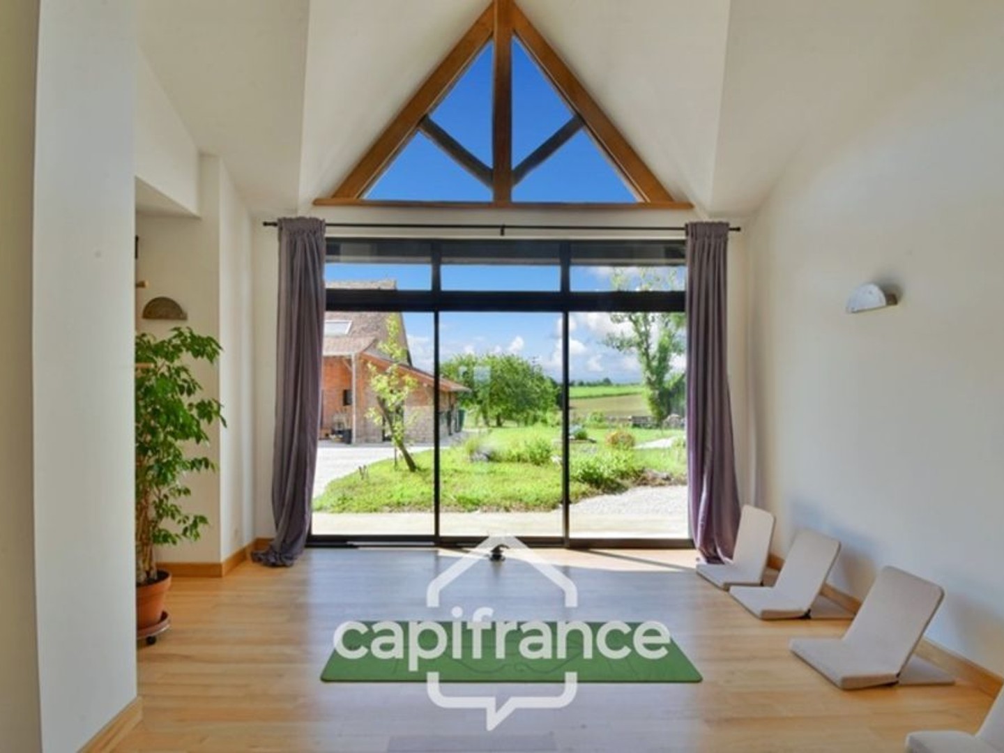 Dpt du JURA(39), à vendre LONS LE SAUNIER (39000) maison avec gîte et chambres d'hôtes P12 de 470 m² - Terrain de 4 374,00 m²