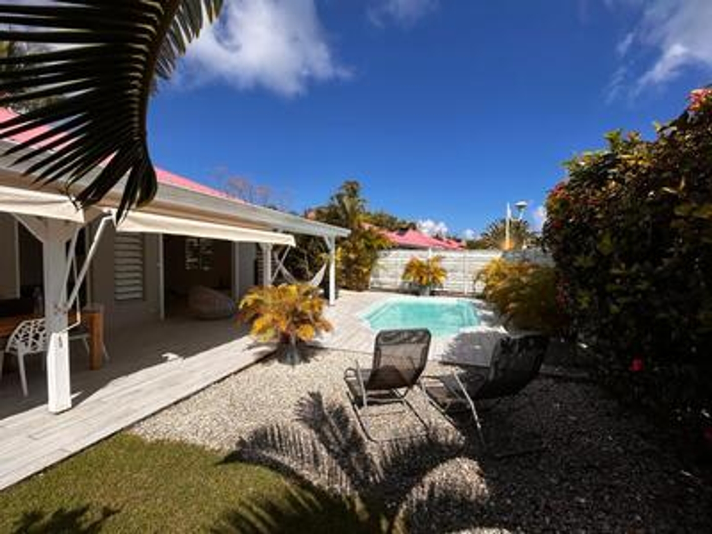 Maison F4 AVEC PISCINE PROCHE DES ECOLES