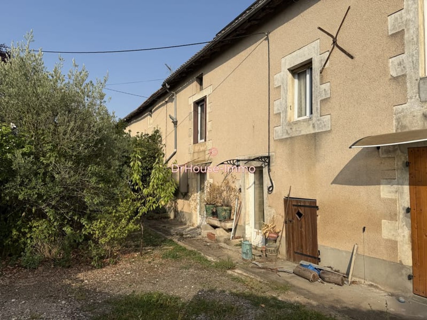 Ensemble immobilier à Neuville-de-Poitou