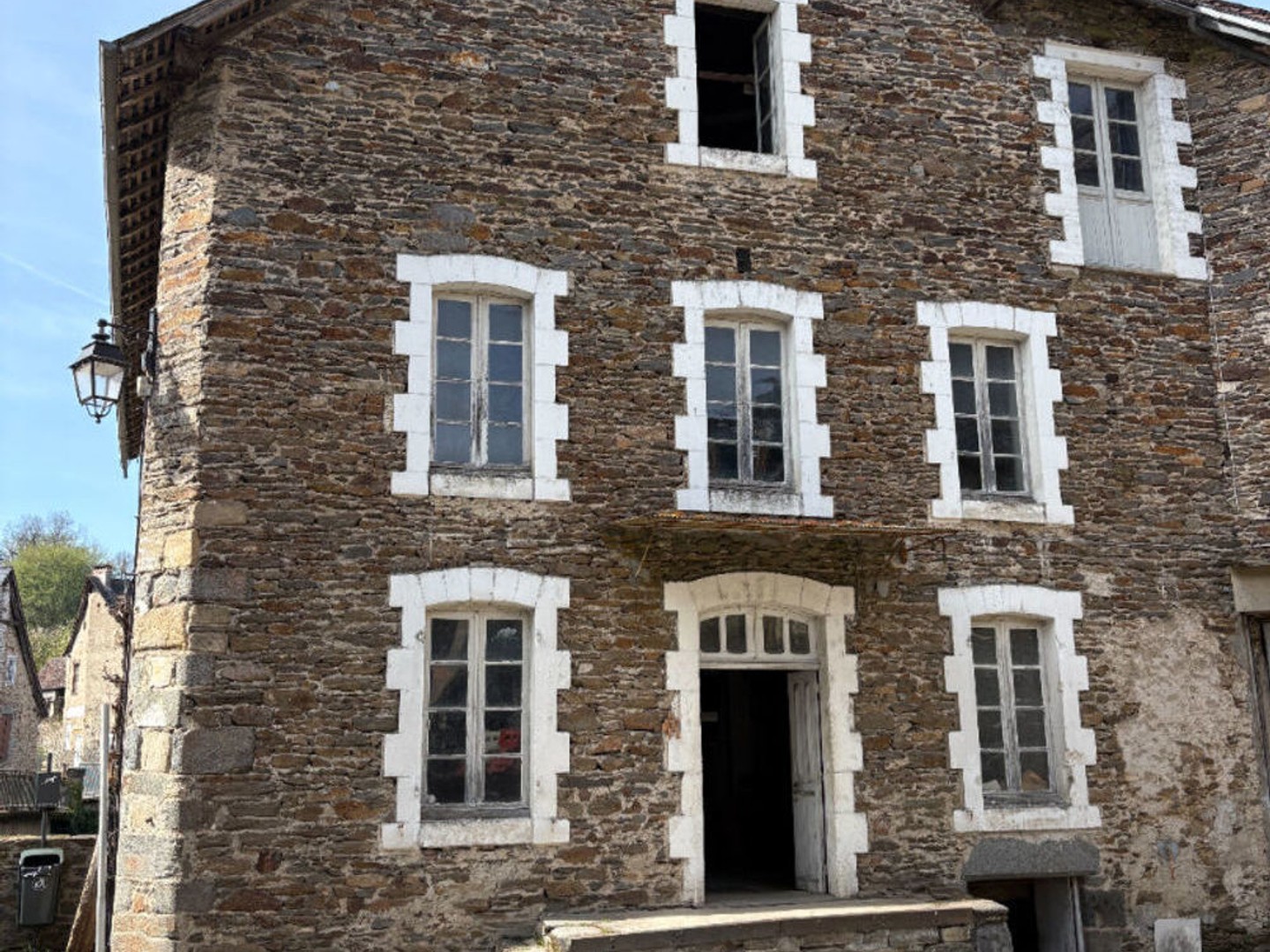 Locaux à vendre - 410m2 - Ségur-Le-Château (19230)