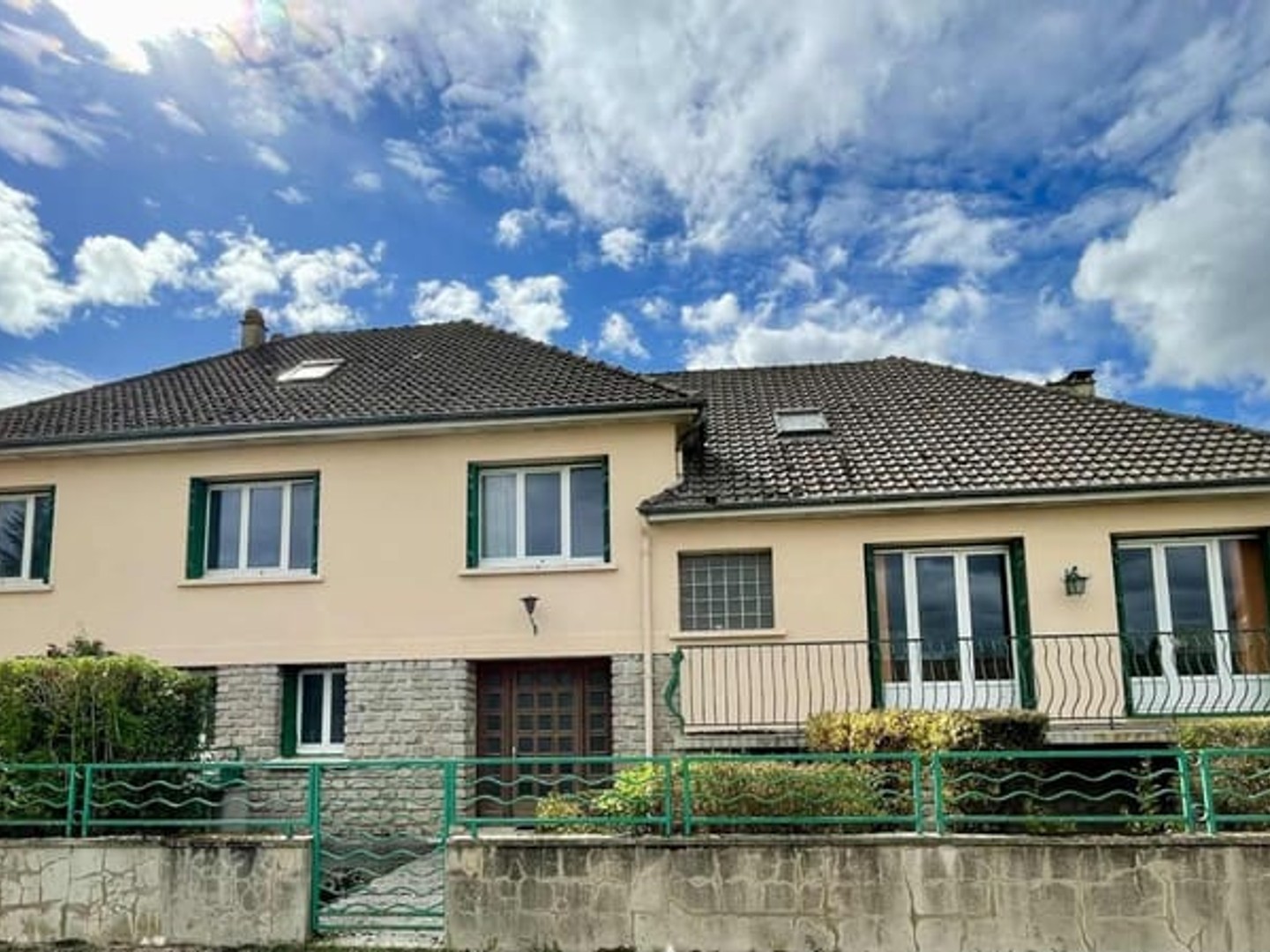 Maison 13 pièces 240 m²