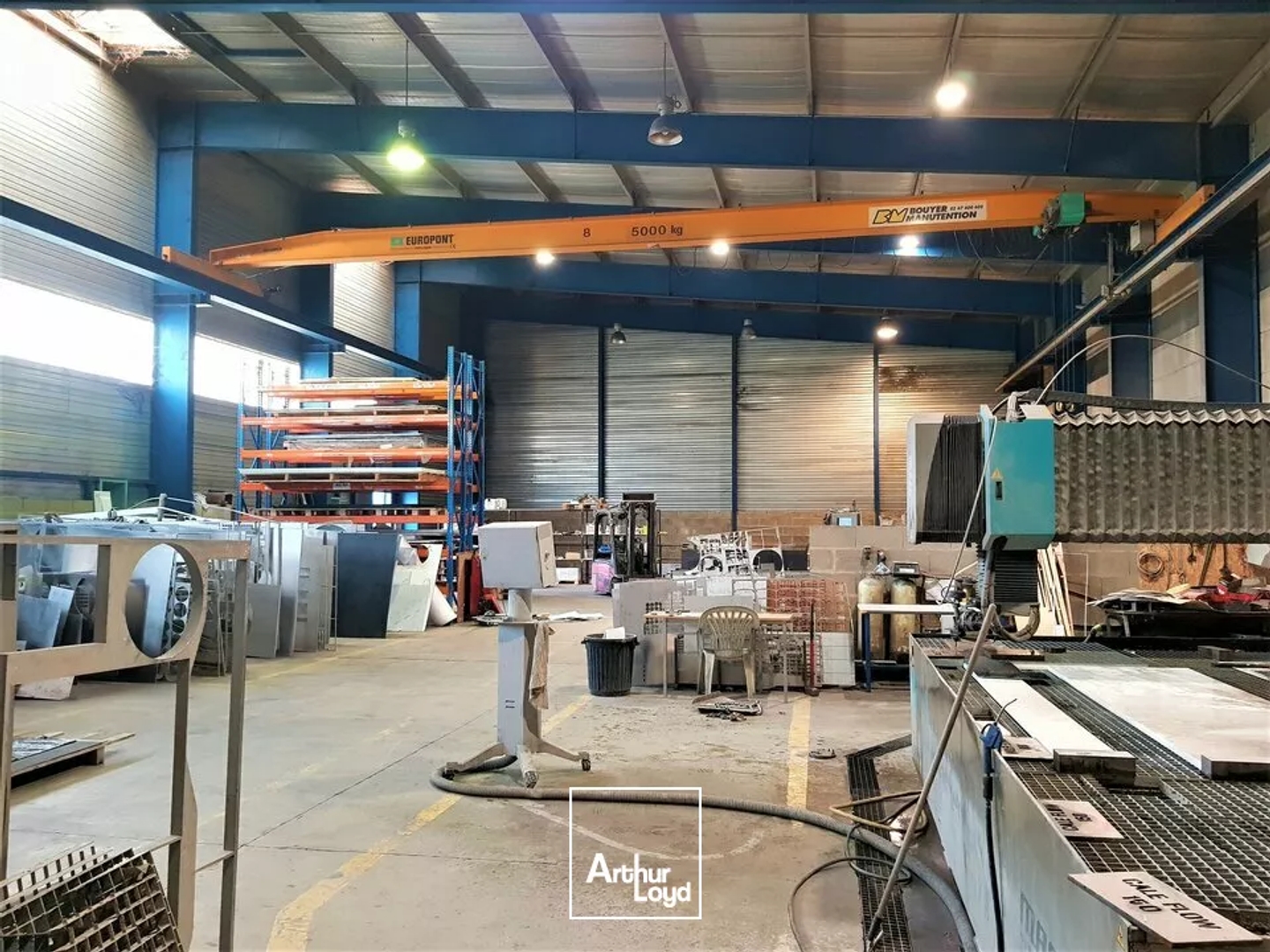 GRAND POITIERS - BATIMENT INDUSTRIEL / ACTIVITES A VENDRE 6280m² AVEC PONT-ROULANTS