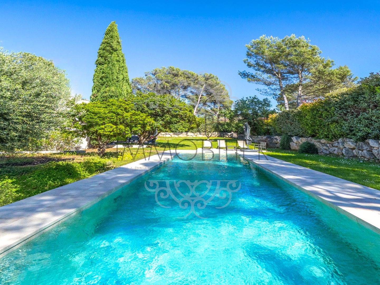 Maison à vendre - 8 pièces - 185m2 - Le Tholonet (13100)