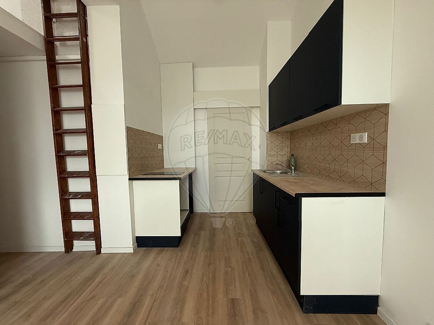 Appartement à vendre - 2 pièces - 32m2 - Montereau-Fault-Y... (77130)