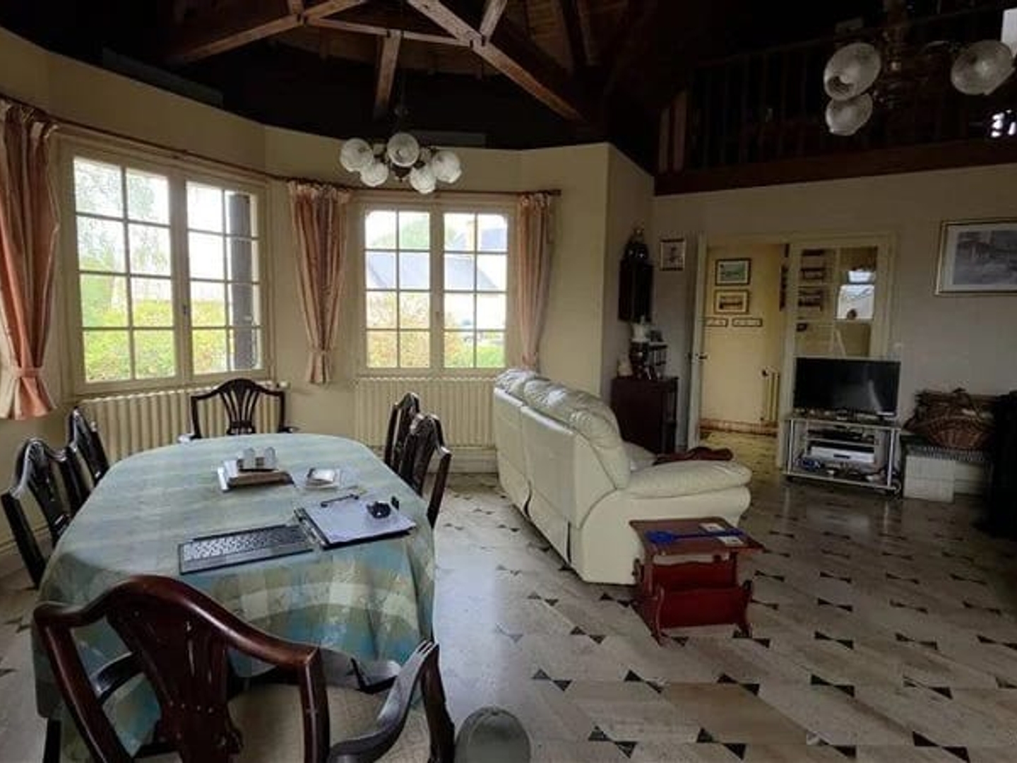 Maison à vendre - 7 pièces - 168m2 - Saint-Martin-L'ars (86350)