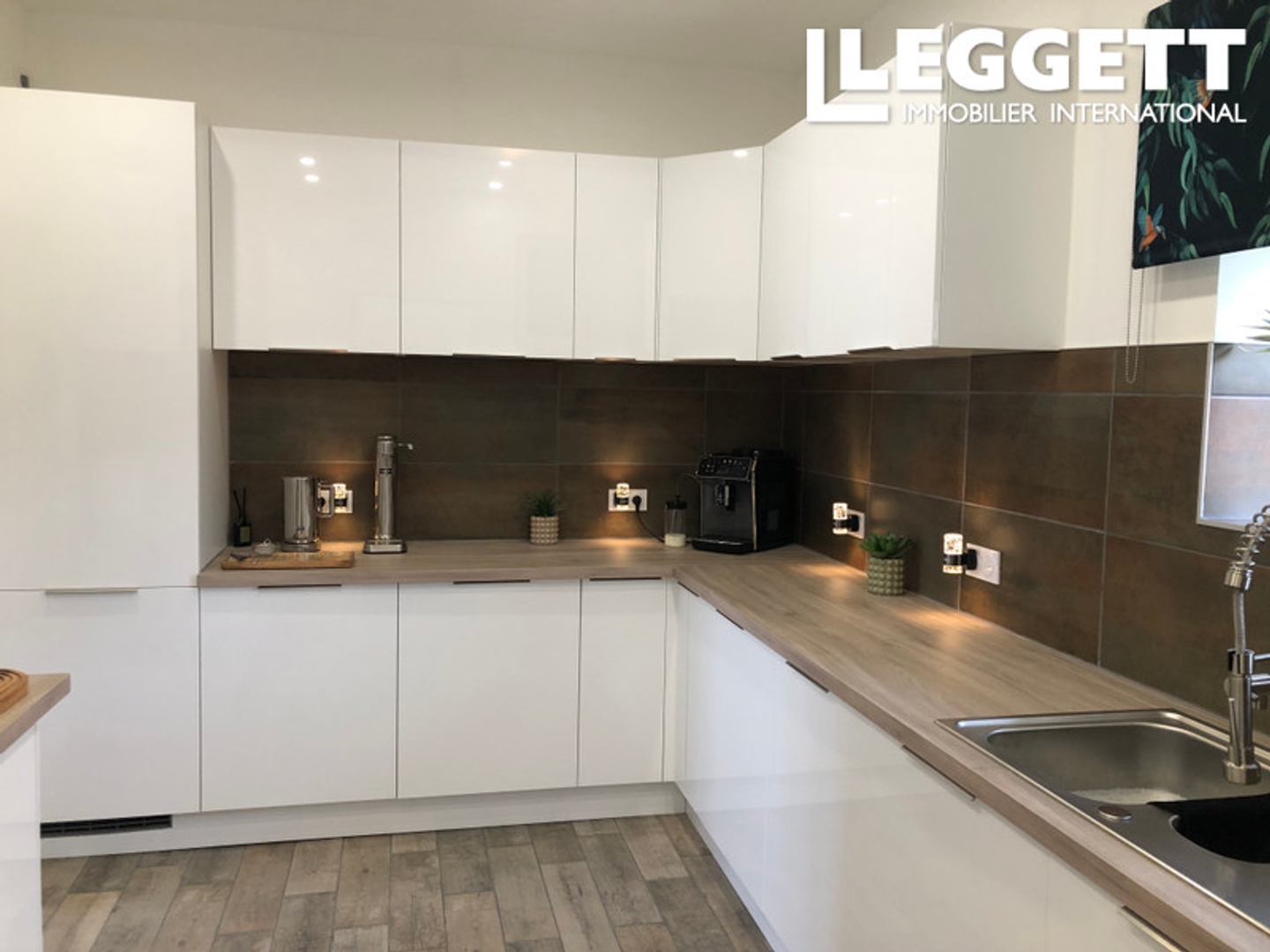 Maison à vendre - 8 pièces - 225m2 - Voulême (86400)