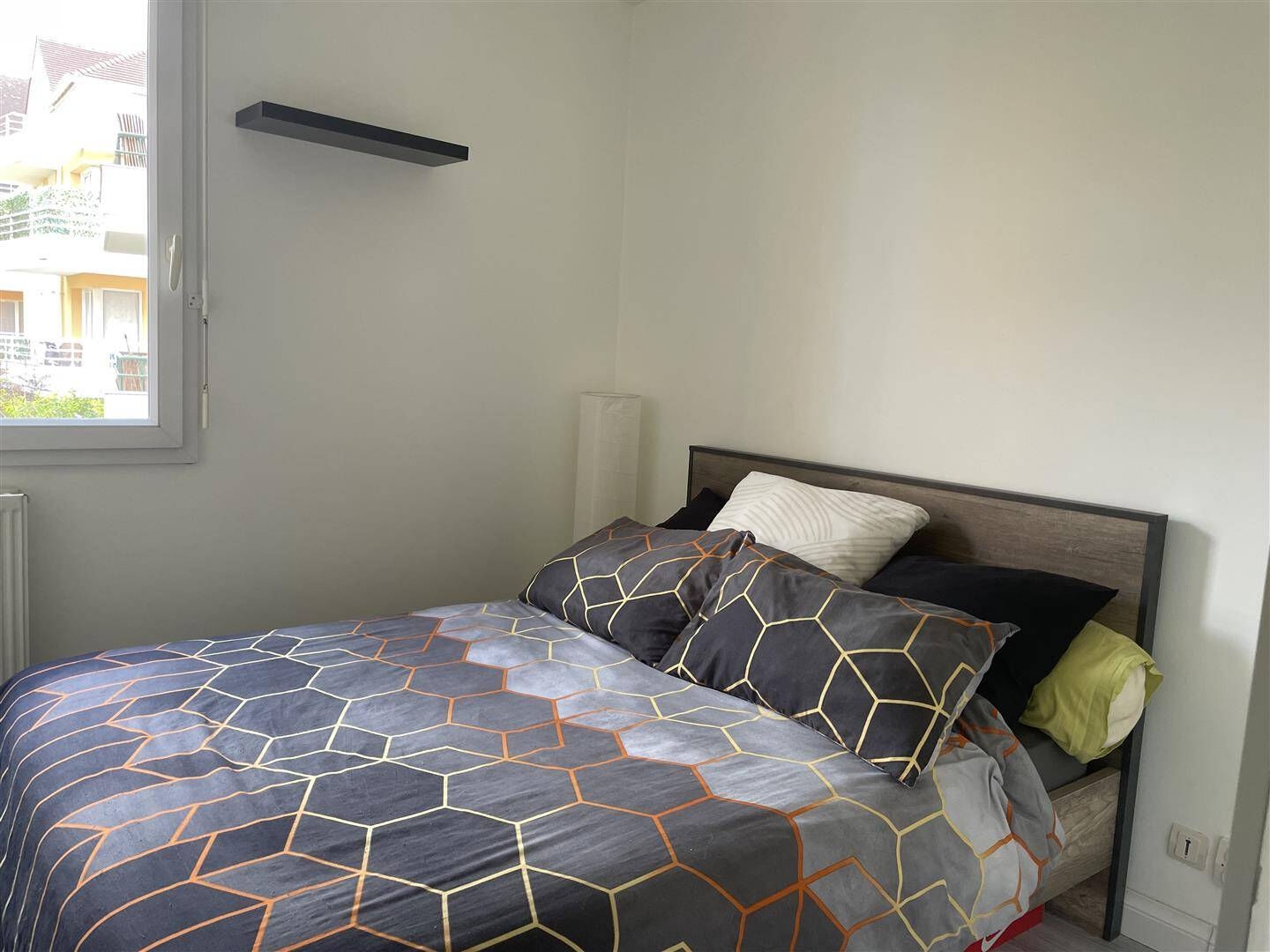 Appartement à vendre - 2 pièces - 37m2 - Roissy-En-Brie (77680)