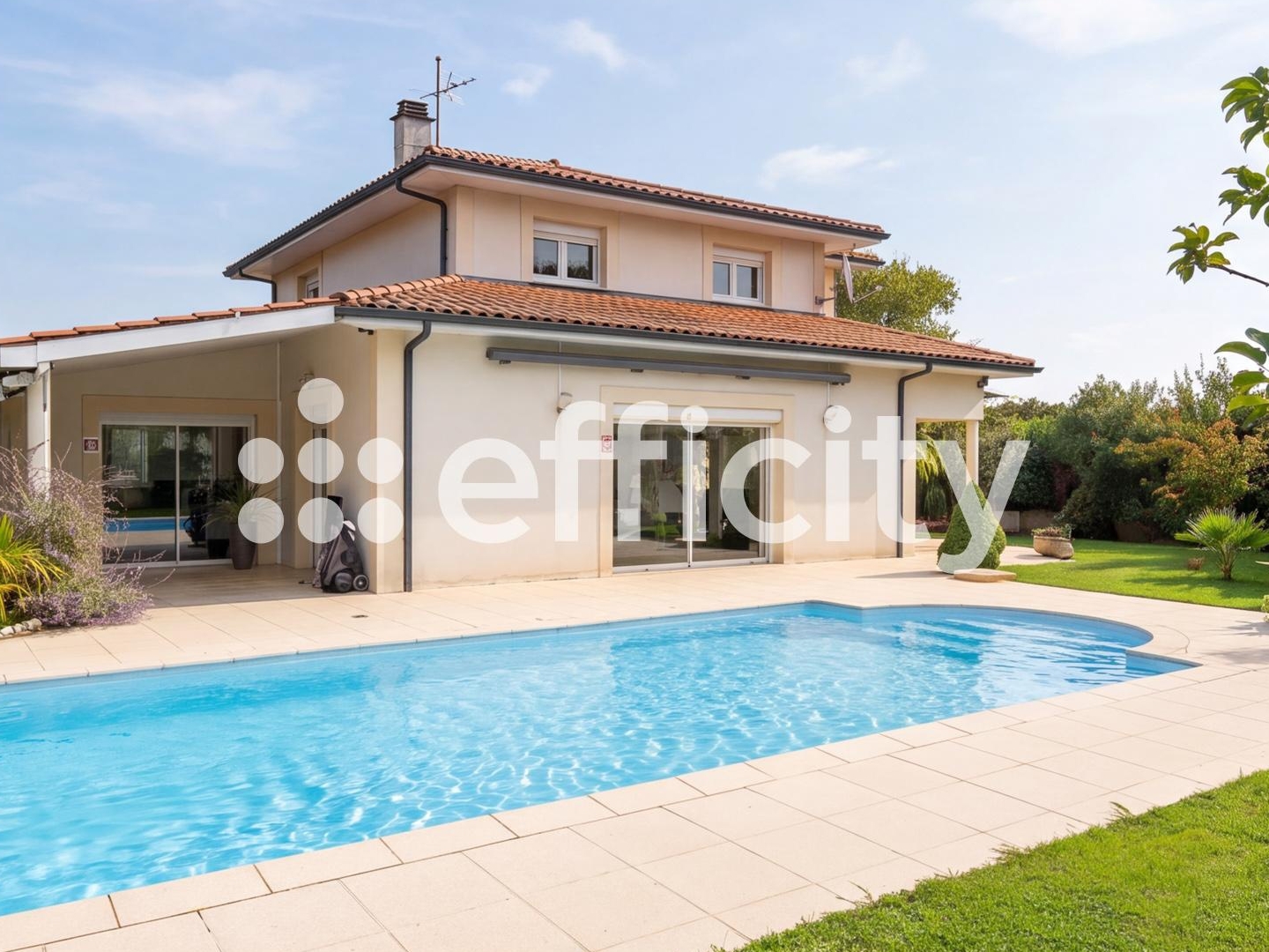 Maison à vendre - 7 pièces - 180m2 - Artigues-Près-Bor... (33370)