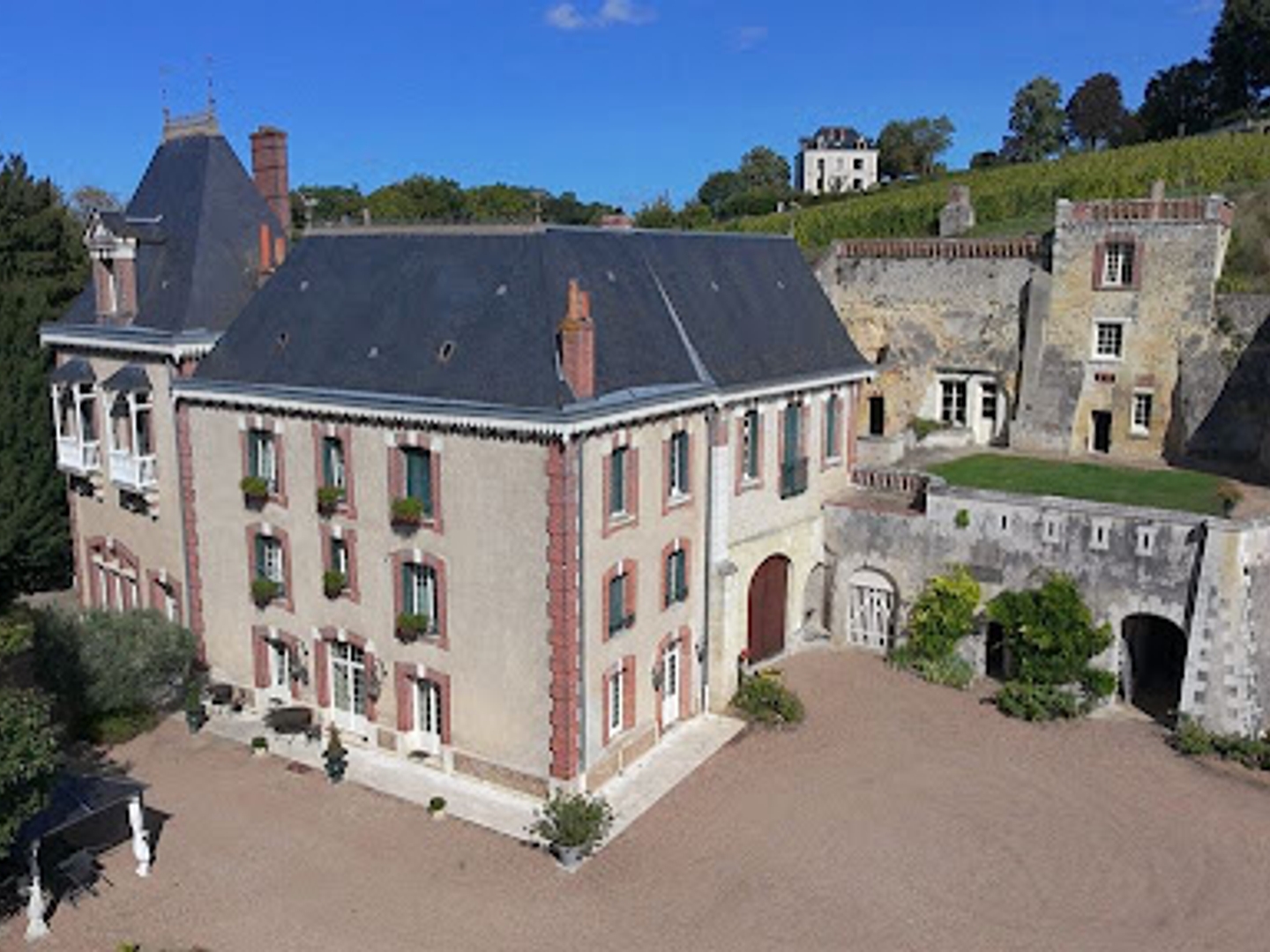 Maison à vendre - 12 pièces - 500m2 - Vernou-Sur-Brenne (37210)
