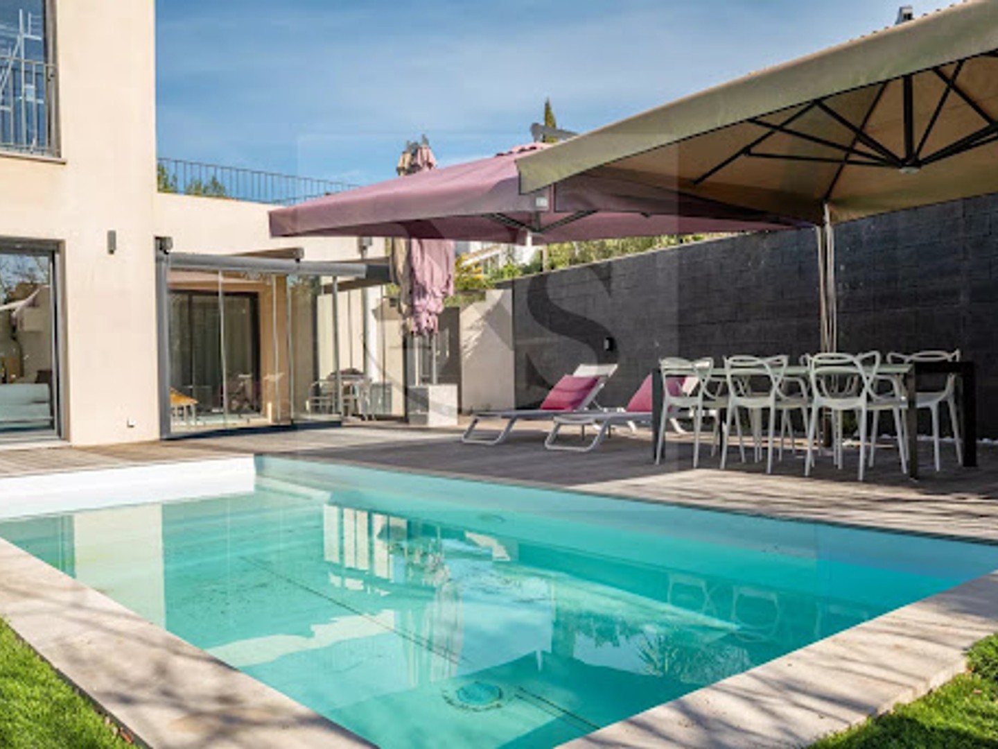 Maison à vendre - 7 pièces - 180m2 - Aix-En-Provence (13100)