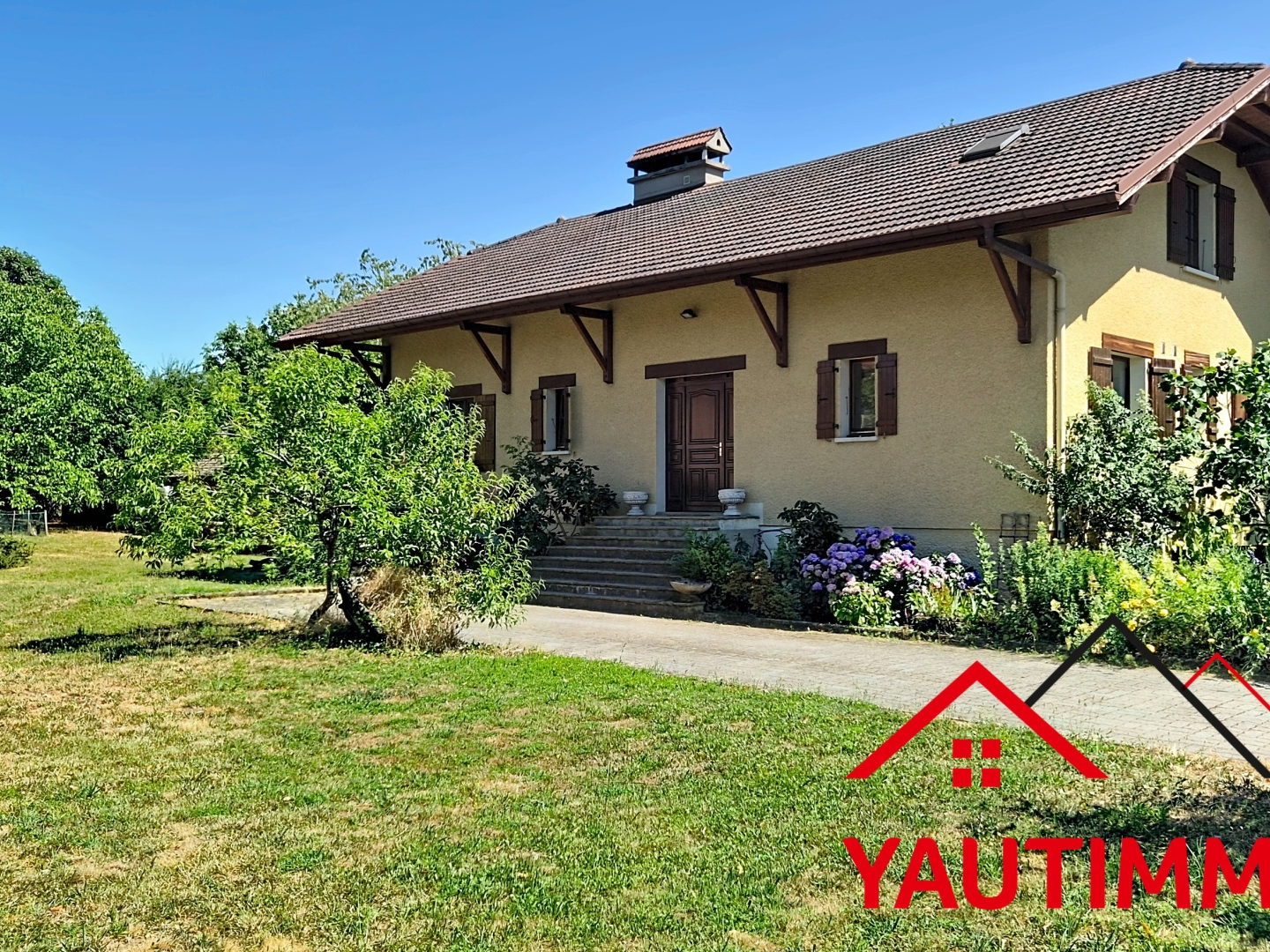 CRANVES-SALES - Maison 243 m² - Terrain 860 m² - 5 chambres - Possibilité 2 appartements - Grand garage