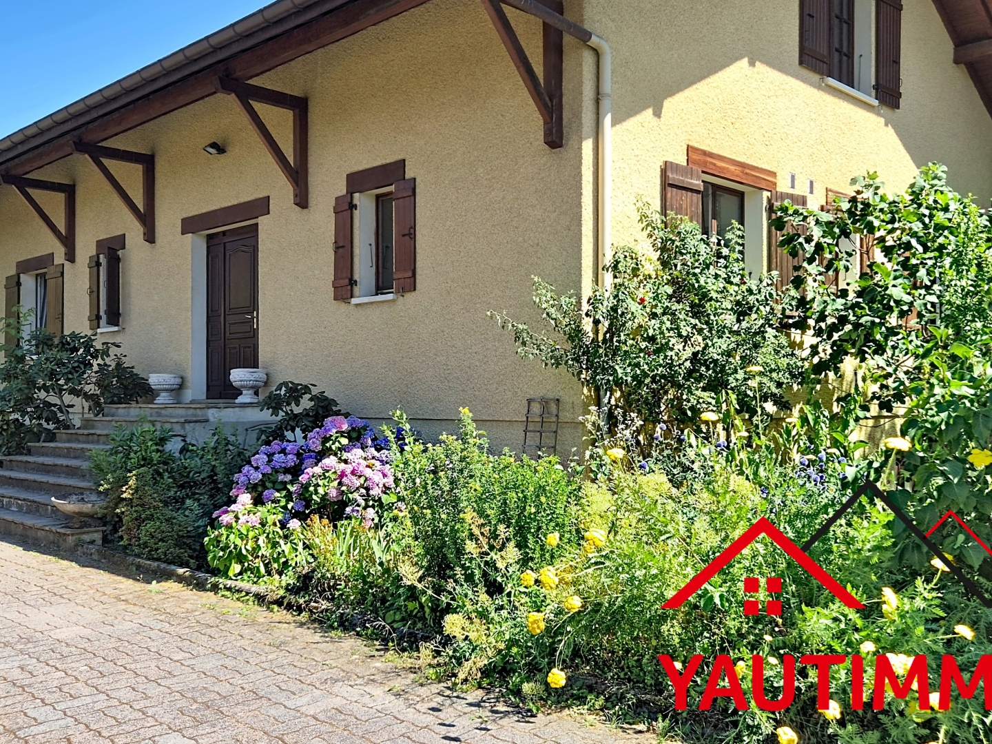 Maison à vendre - 3 pièces - 246m2 - Cranves-Sales (74380)