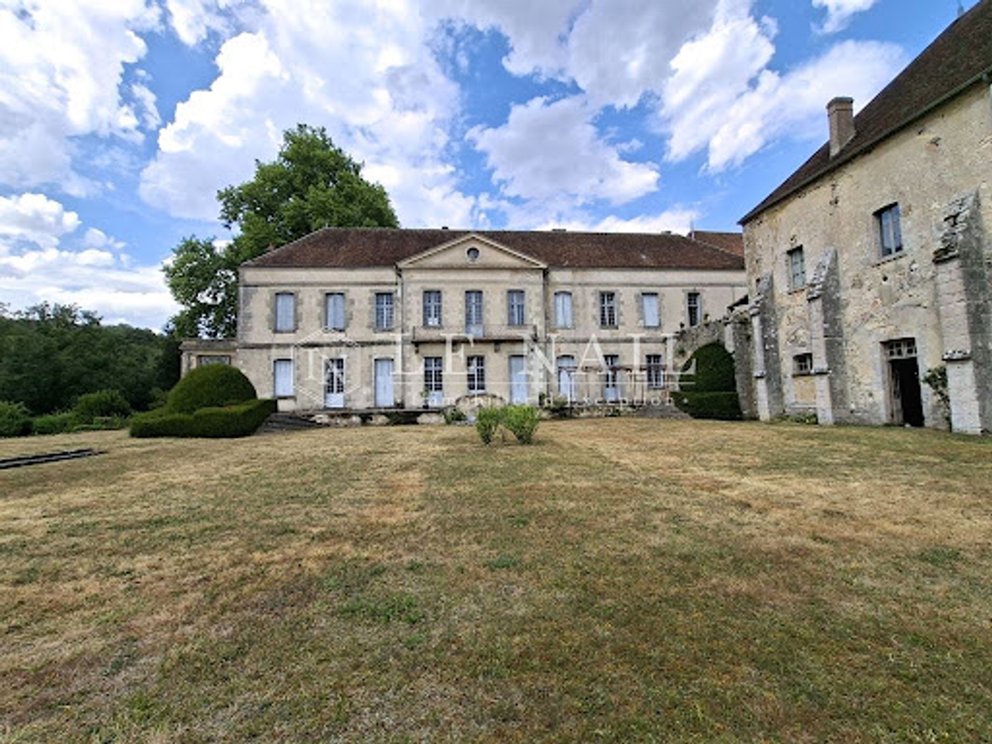 Maison à vendre - 28 pièces - 985m2 - Épernay (51200)