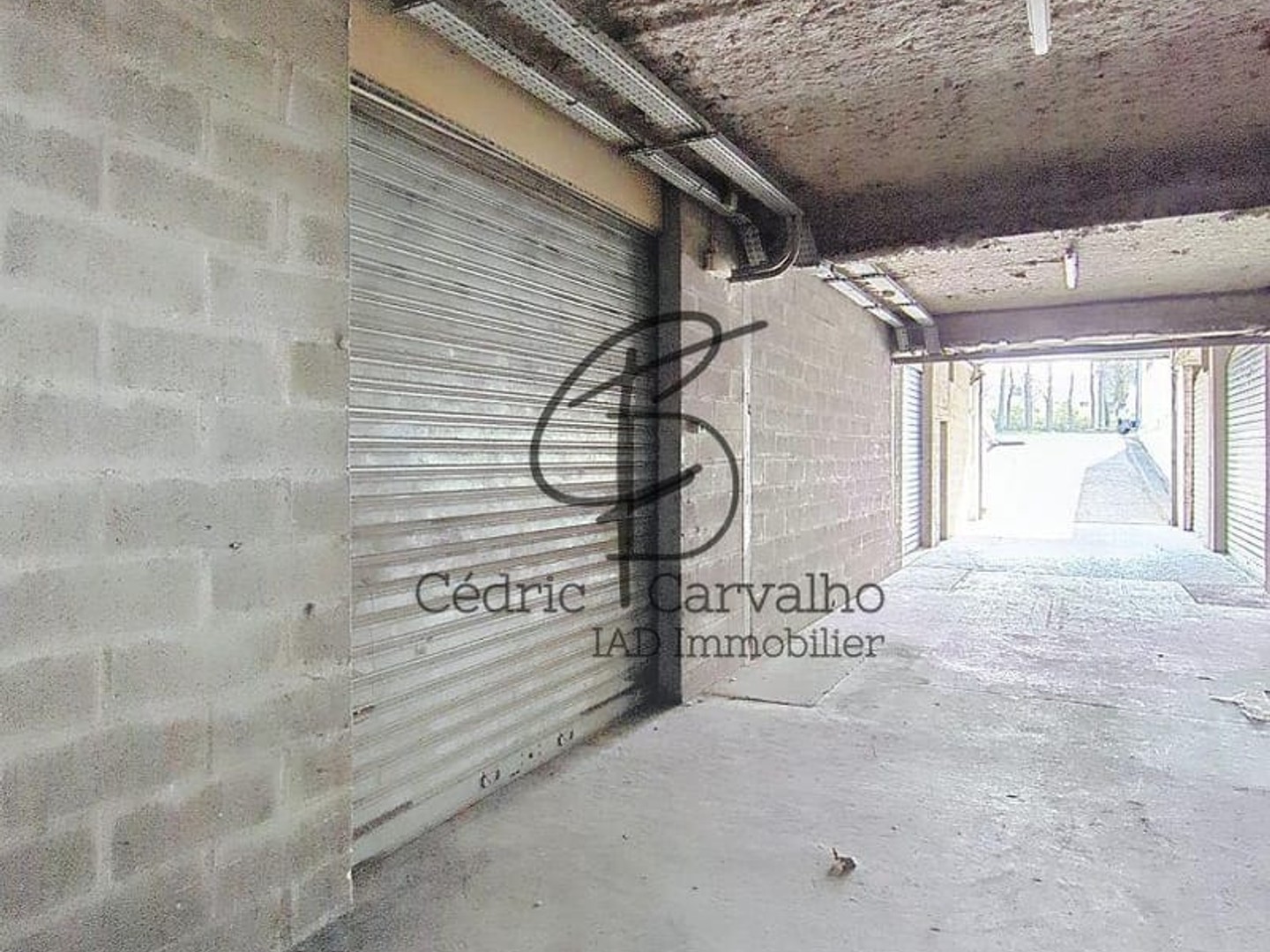 Immeuble commercial 112 m²