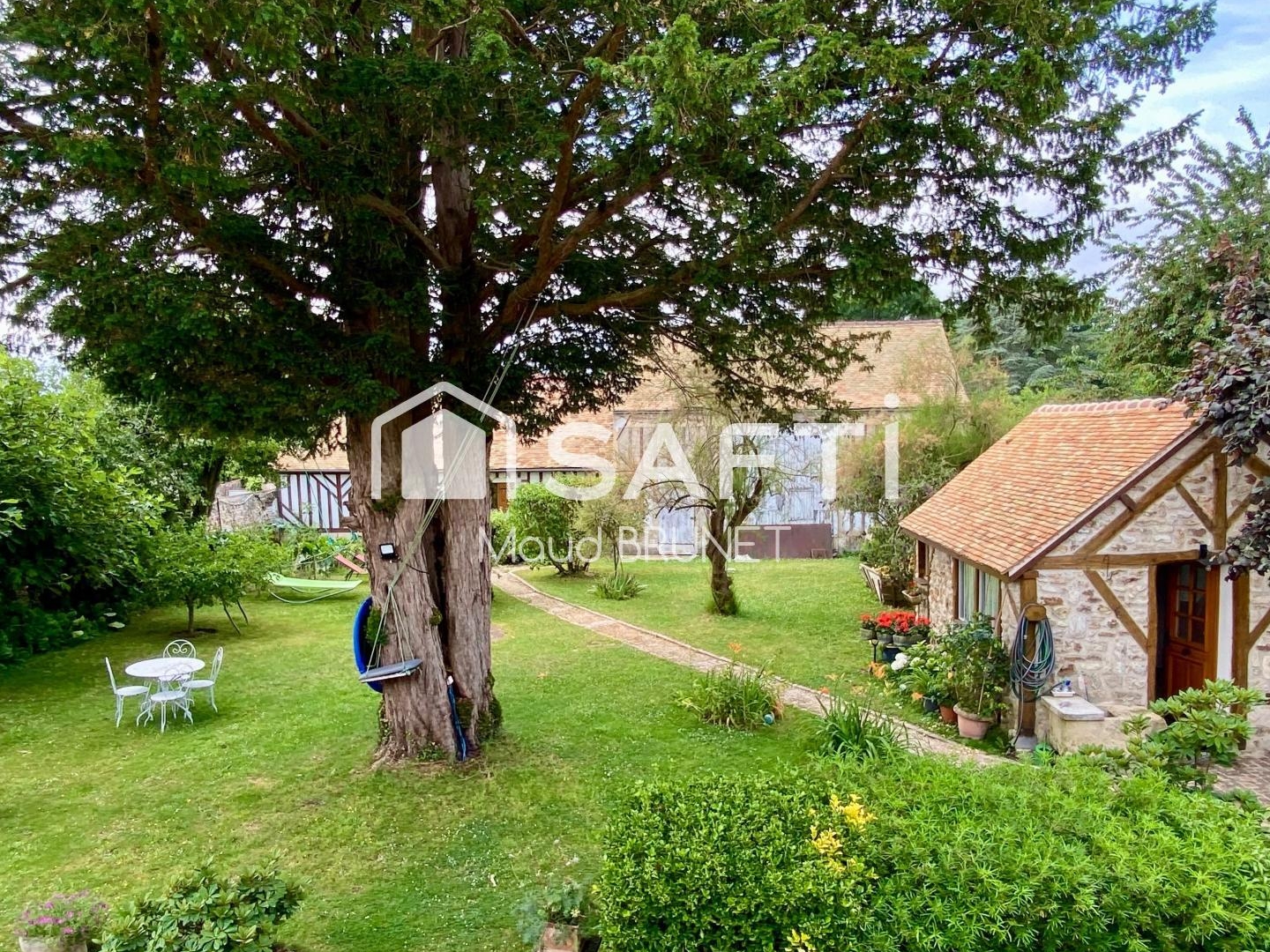 Maison de caractère avec espaces annexes indépendants
