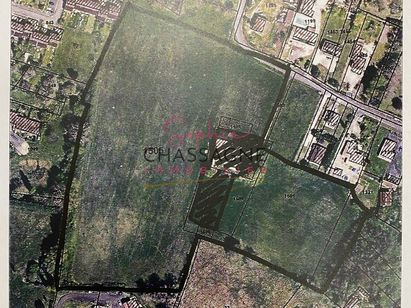 Montguyon, terrain de plus de 3 hectares ...