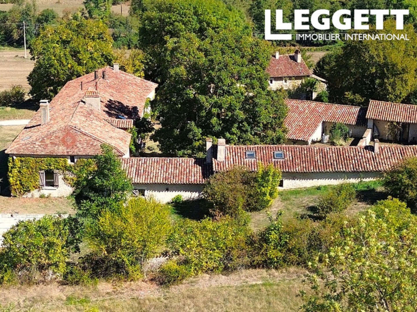 Immeuble à vendre - 660m2 - Vallereuil (24190)
