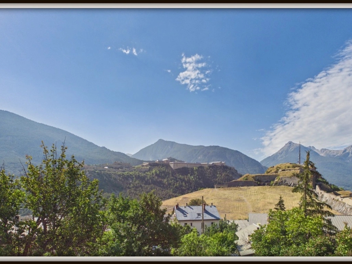 Appartement à vendre - 5 pièces - 97m2 - Briançon (05100)