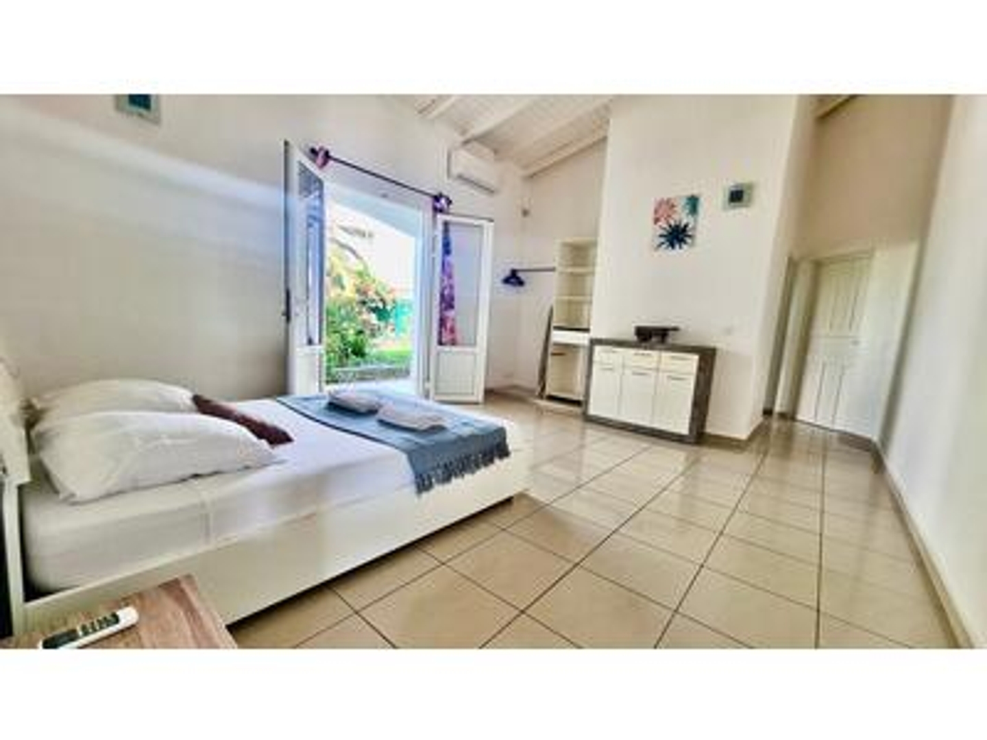 Ensemble immobilier de standing avec fort potentiel - Terrain de 2 000 m² 97180