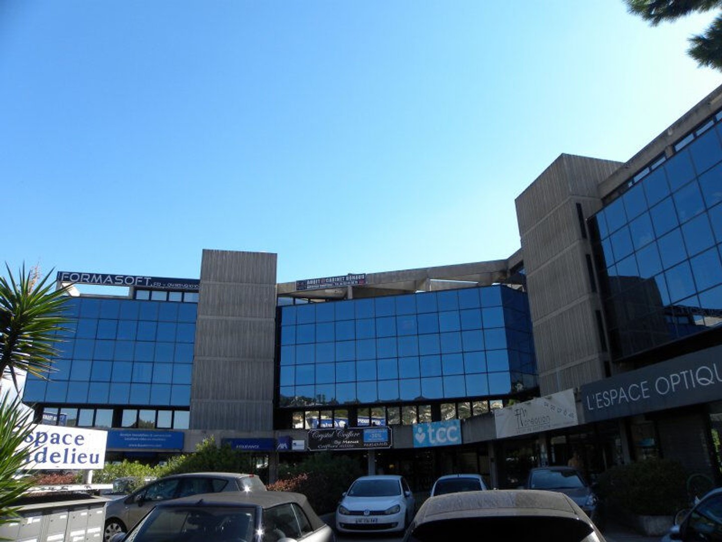 FOR RENT premises 62 m2 in MANDELIEU -DAB EUR75,000