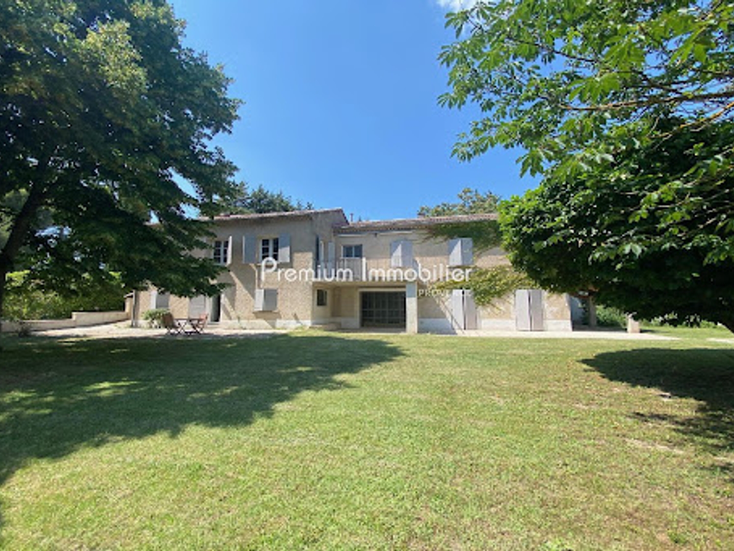 Villa 7 pièces 270 m²