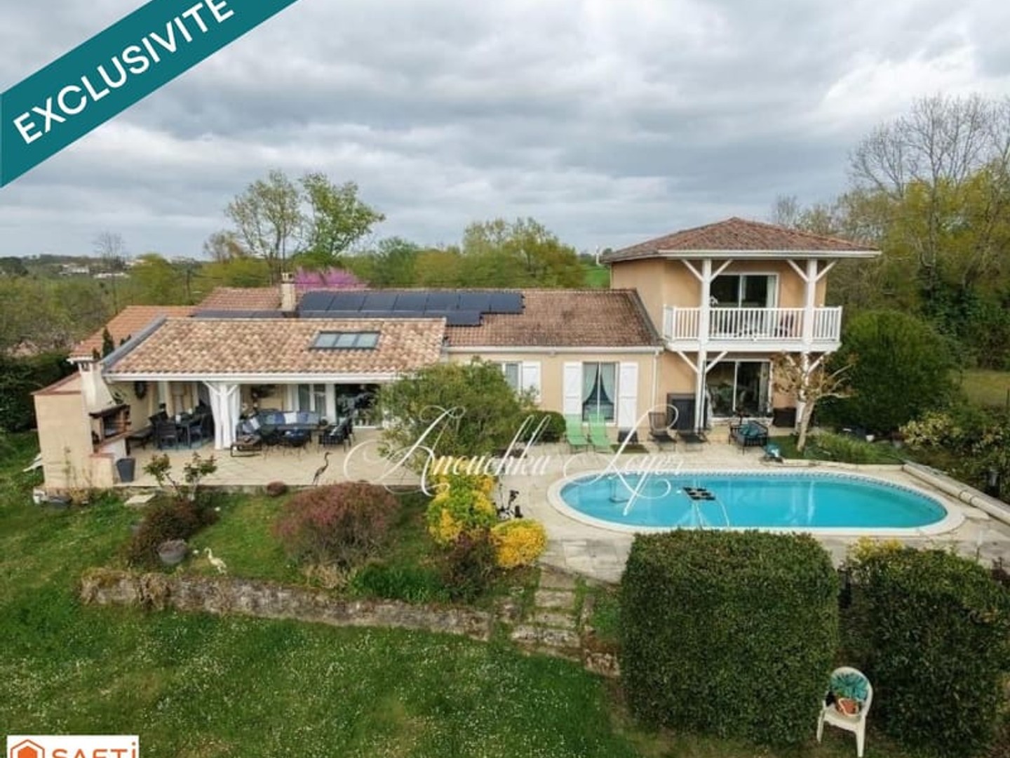 Maison 7 pièces 217 m²