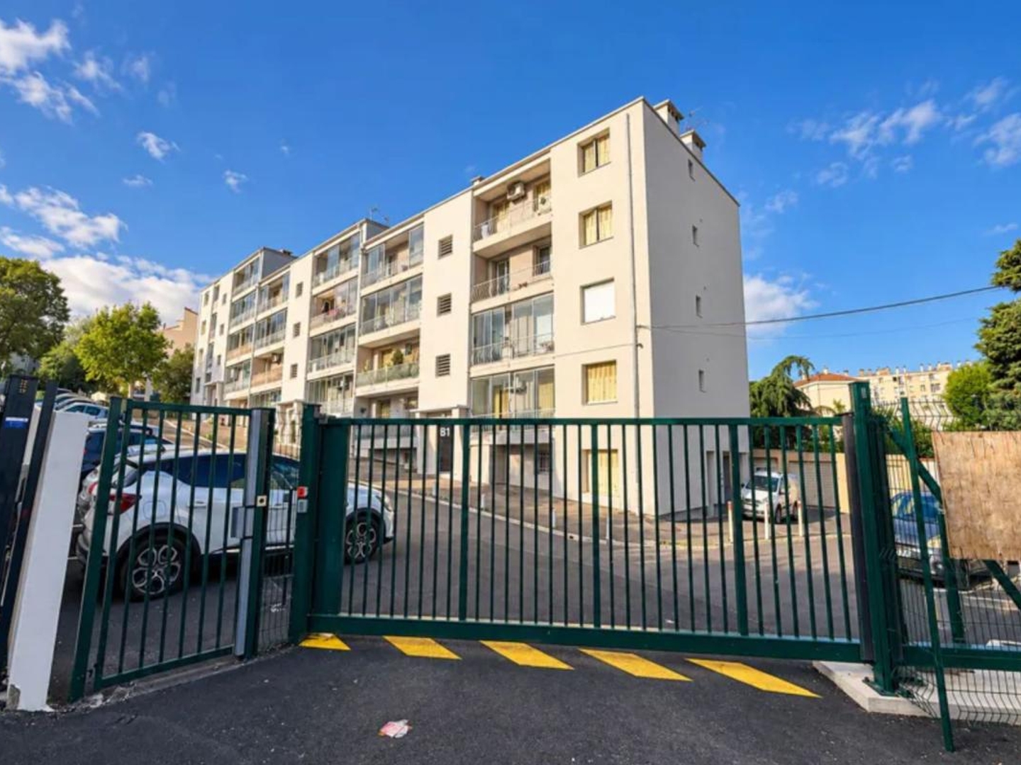 Magasin à vendre - 56m2 - Marseille 11e (13011)