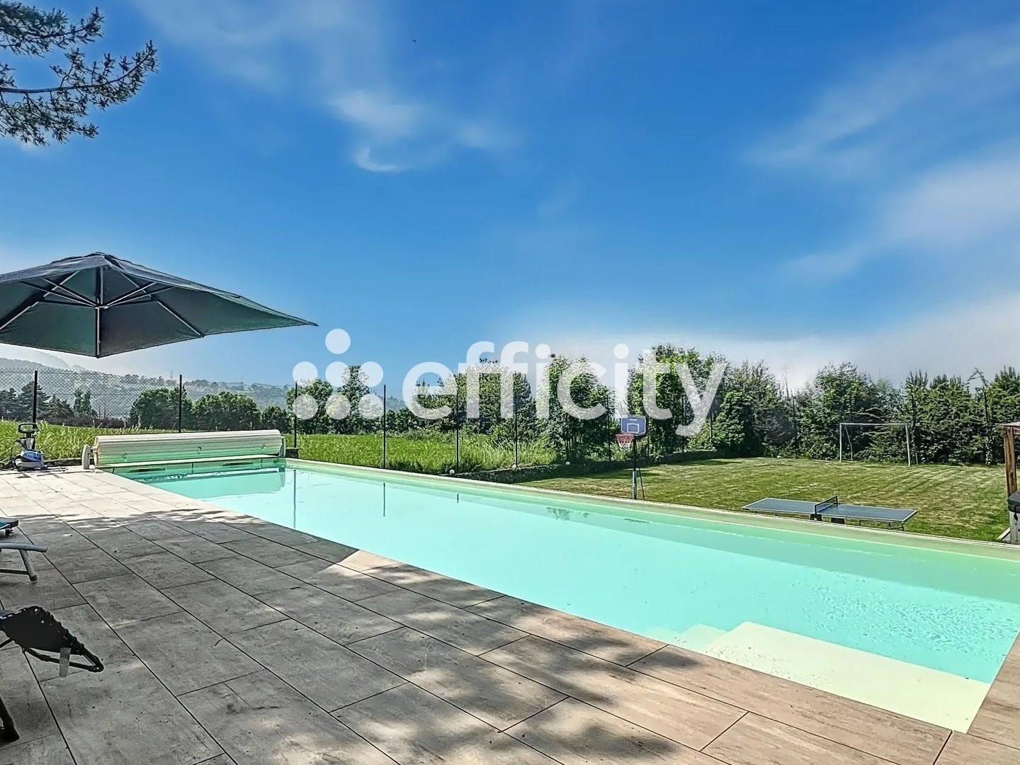 Maison 5 pièces 243 m²