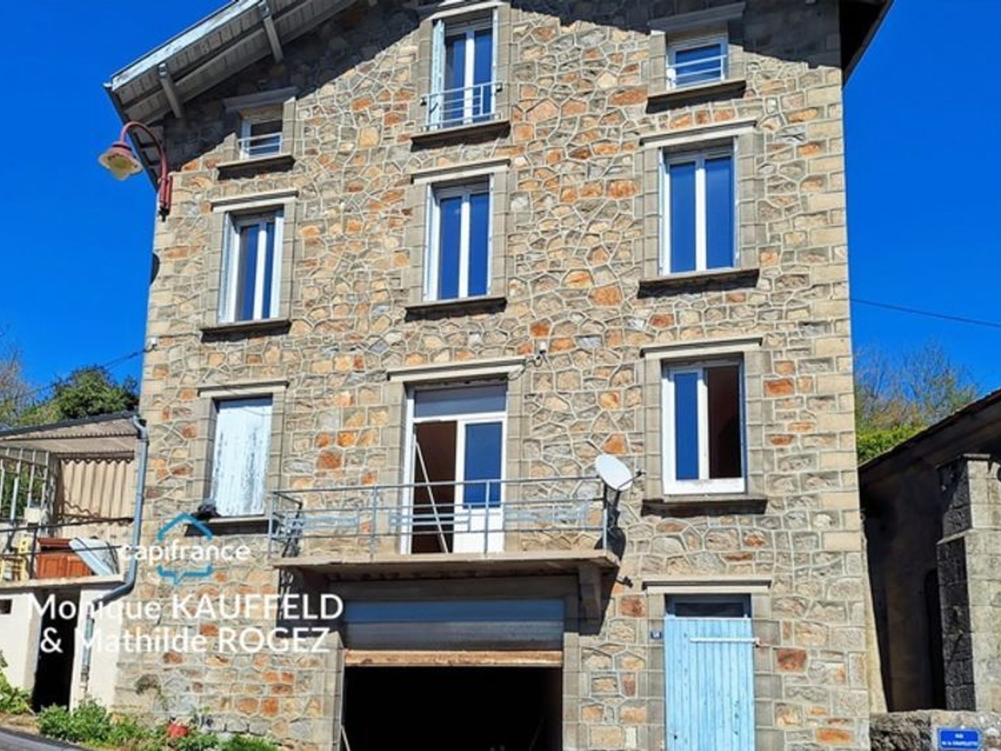 Immeuble 2 appartements (T3/T4) à Olliergues