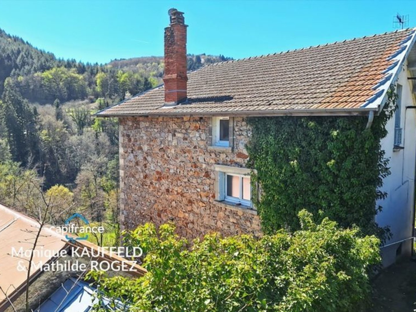 Immeuble à vendre - 7 pièces - 146m2 - Olliergues (63880)