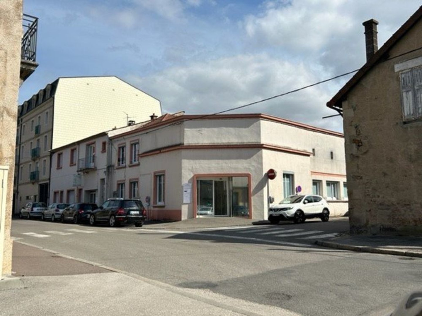 A VENDRE - LOCAUX - AUTUN