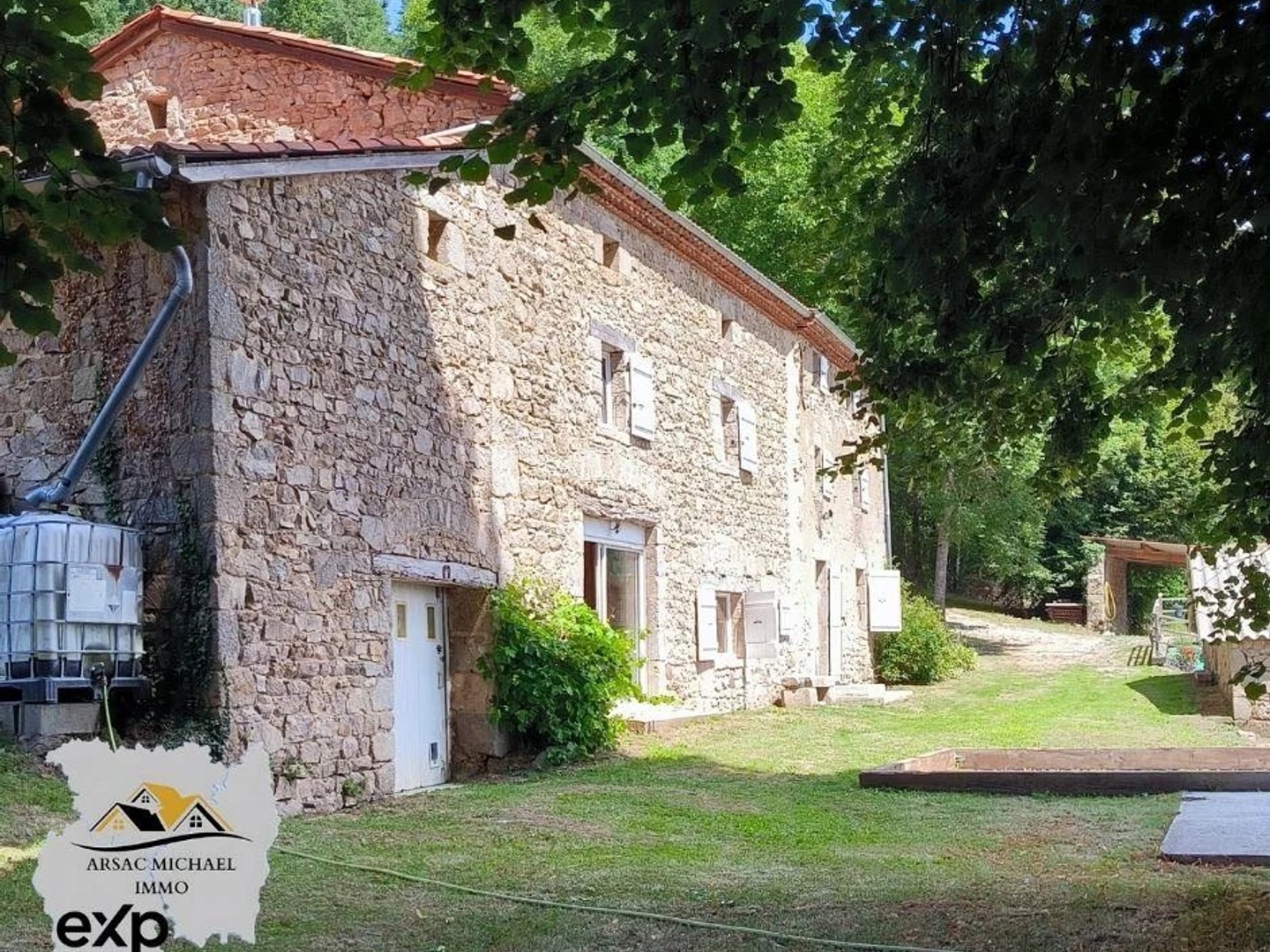 Maison à vendre - 7 pièces - 171m2 - Le Vernet-Chaméane (63580)