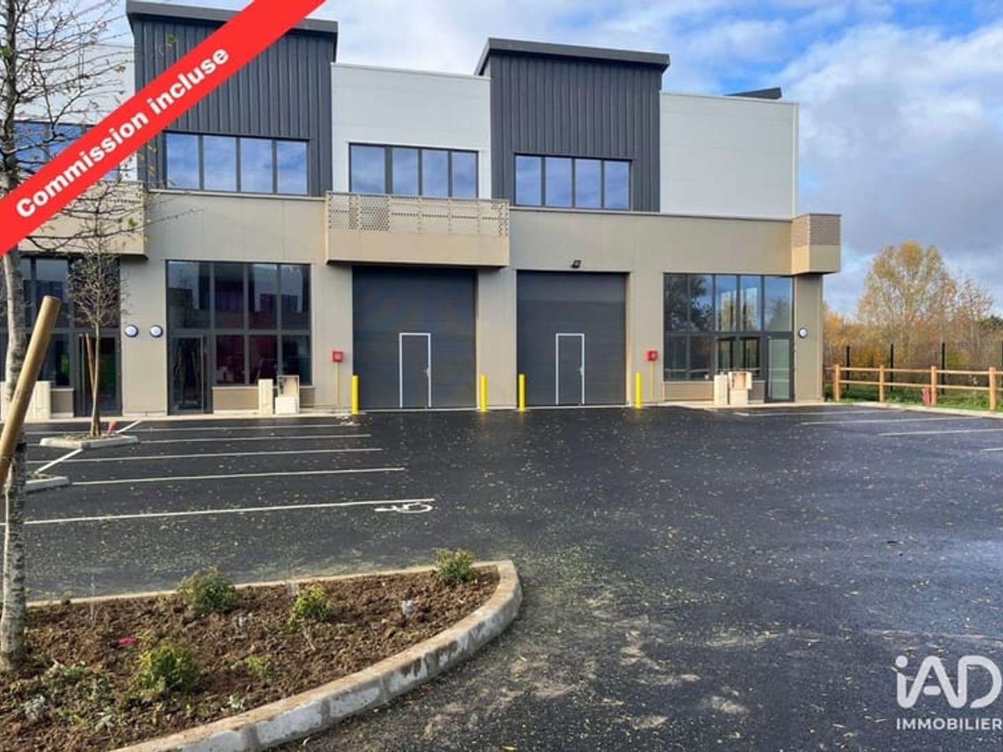 Immeuble commercial 457 m²