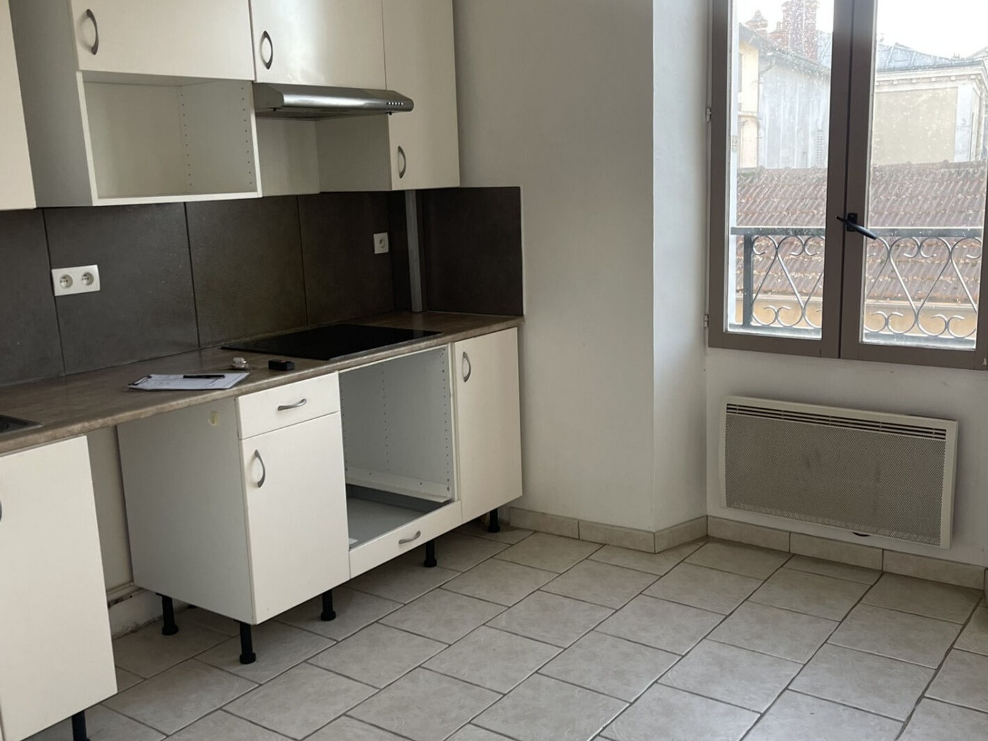 2 PIECES MONTEREAU-FAULT-YONNE VILLE BASSE