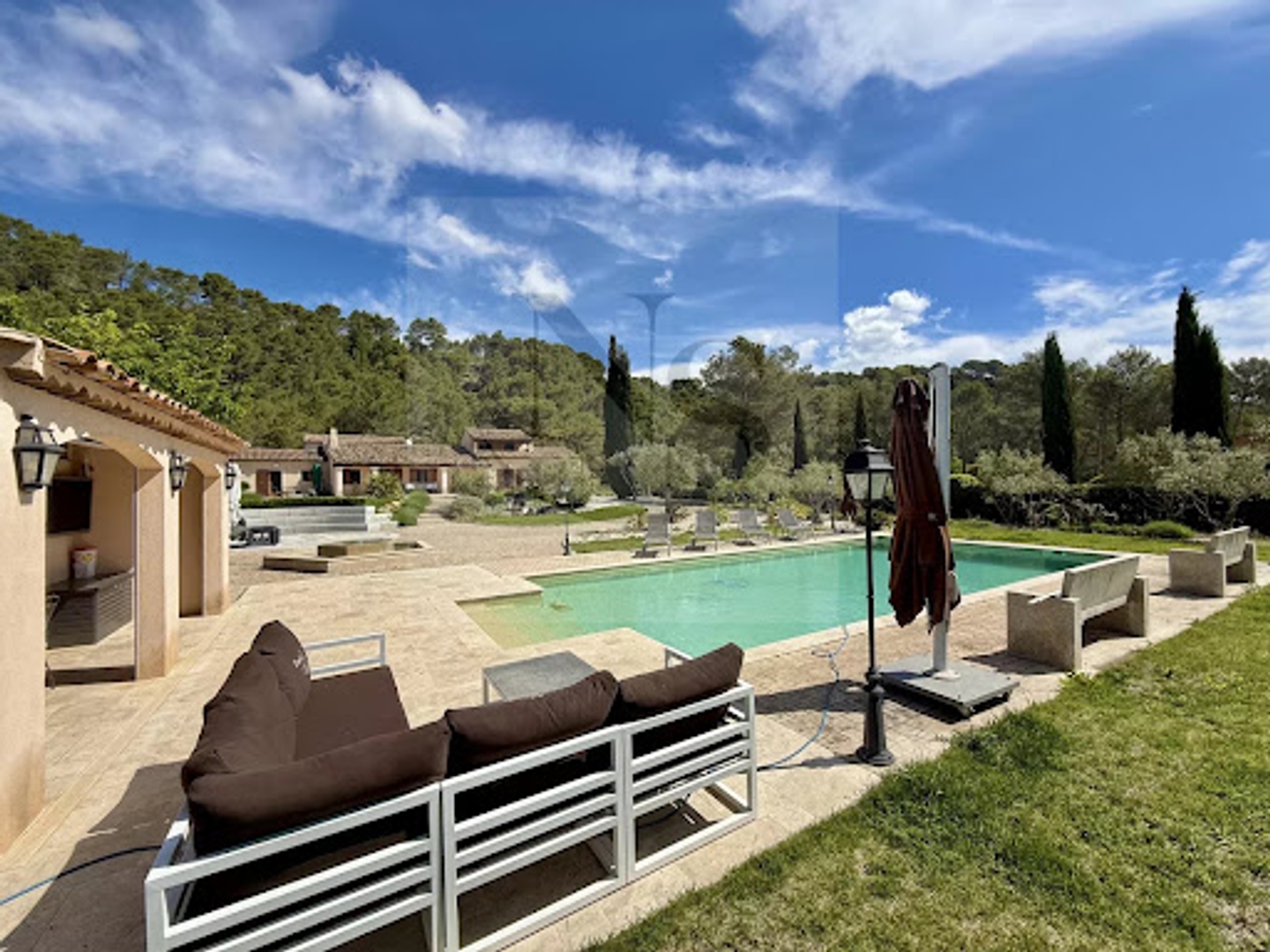 Maison à vendre - 15 pièces - 700m2 - Aix-En-Provence (13100)