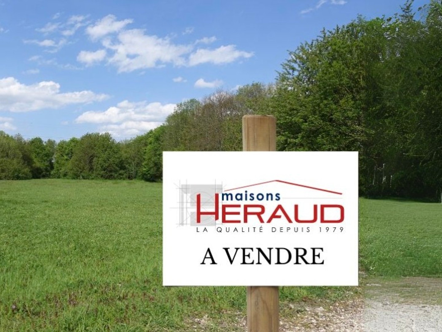 TERRAIN DE 1400 m² A SAINT MEDARD DE GUIZIERES
