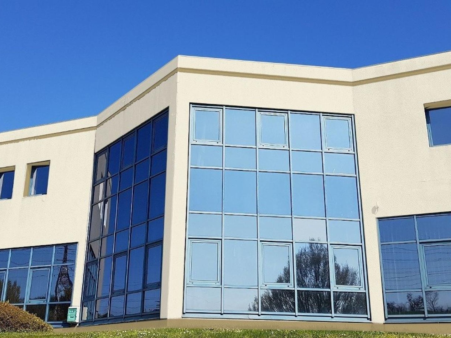 Bureau de 63m2 vendu loué Saint Quentin Fallavier