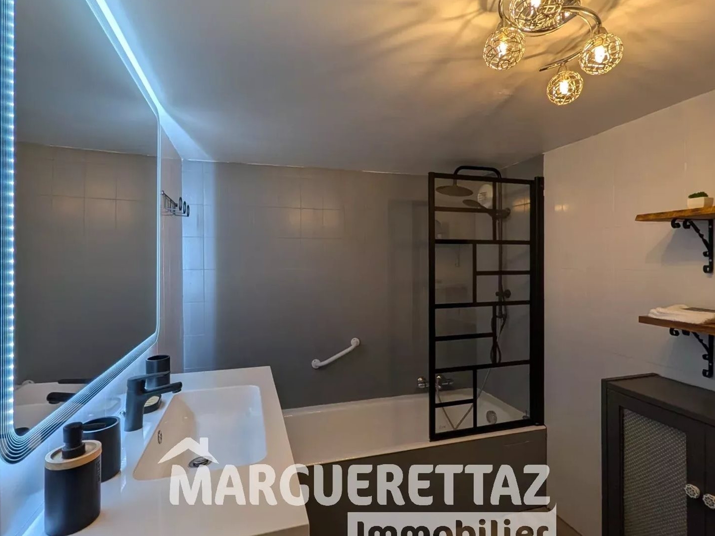 Appartement à vendre - 2 pièces - 53m2 - Verchaix (74440)