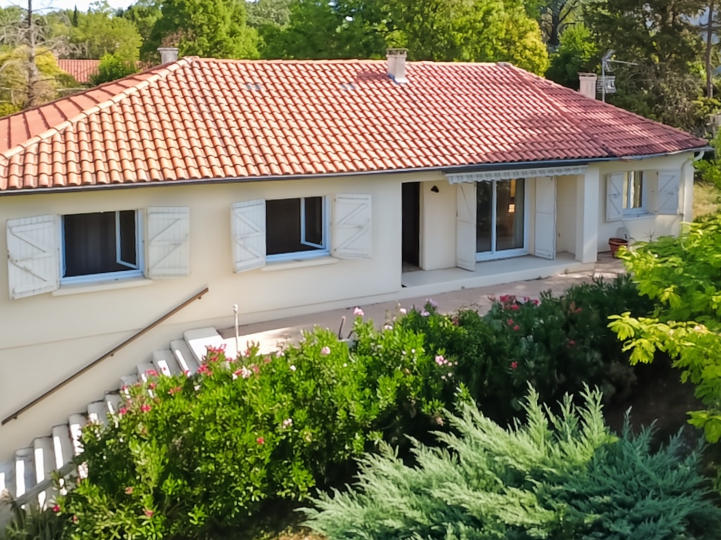 Maison T4 de 105m2 avec garage en sous-sol et jardin - Mauvezin