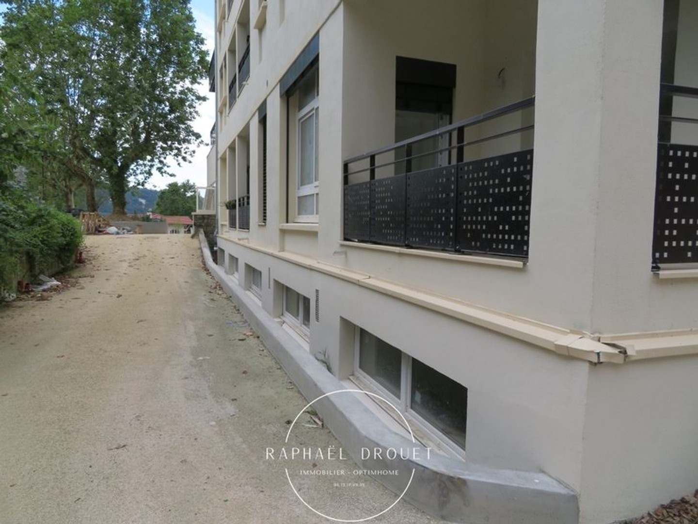 Local 1 pièce 50 m²