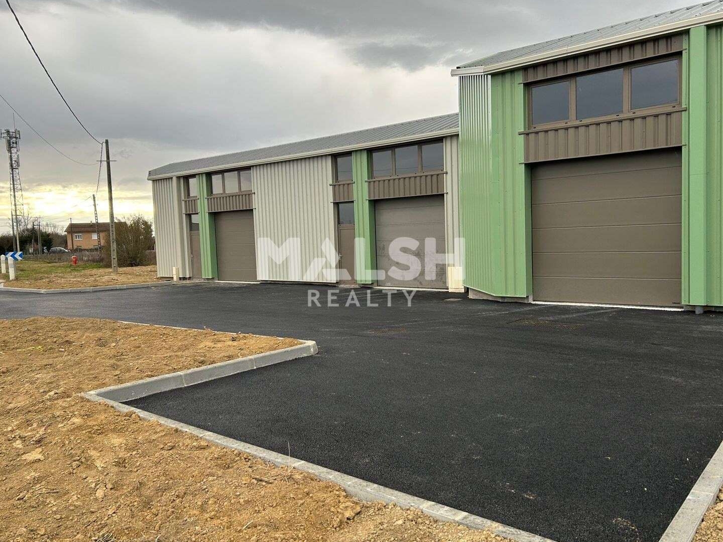Local récent loué Civrieux Technoparc Saône Vallée