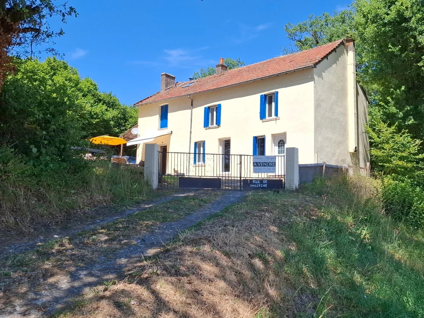 Maison de 3 chambres magnifiquement rénovée avec une petite maison attenante d'une chambre.