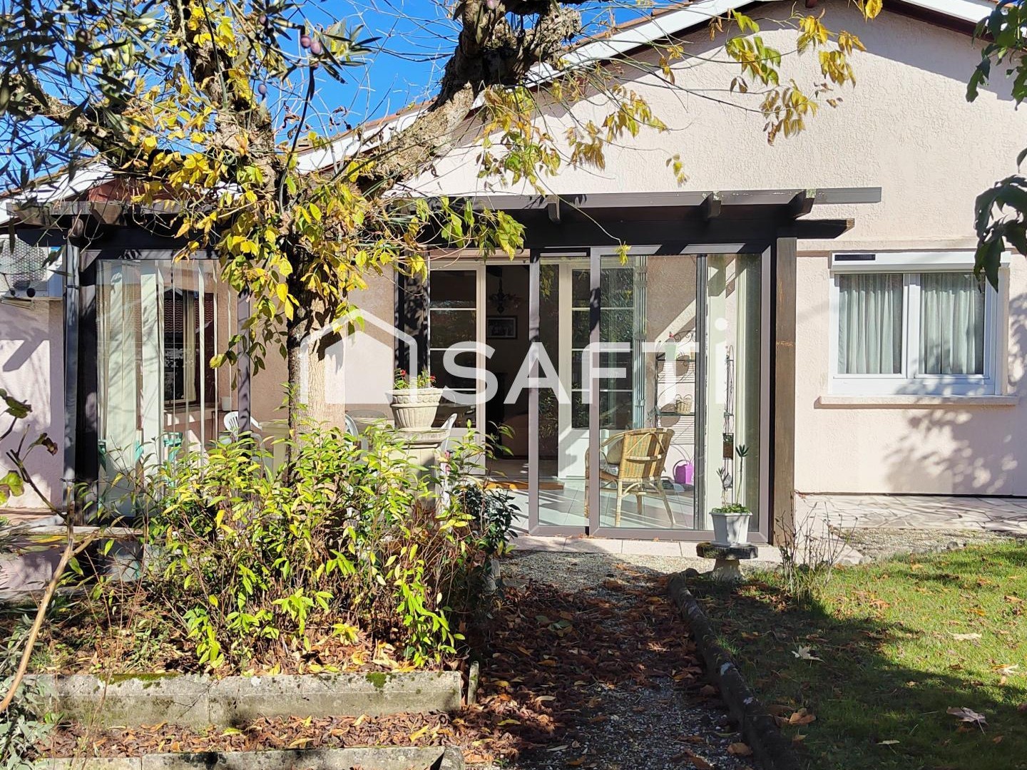 Maison de plain-pied 3 chambres avec garage - 800m² de parcelle