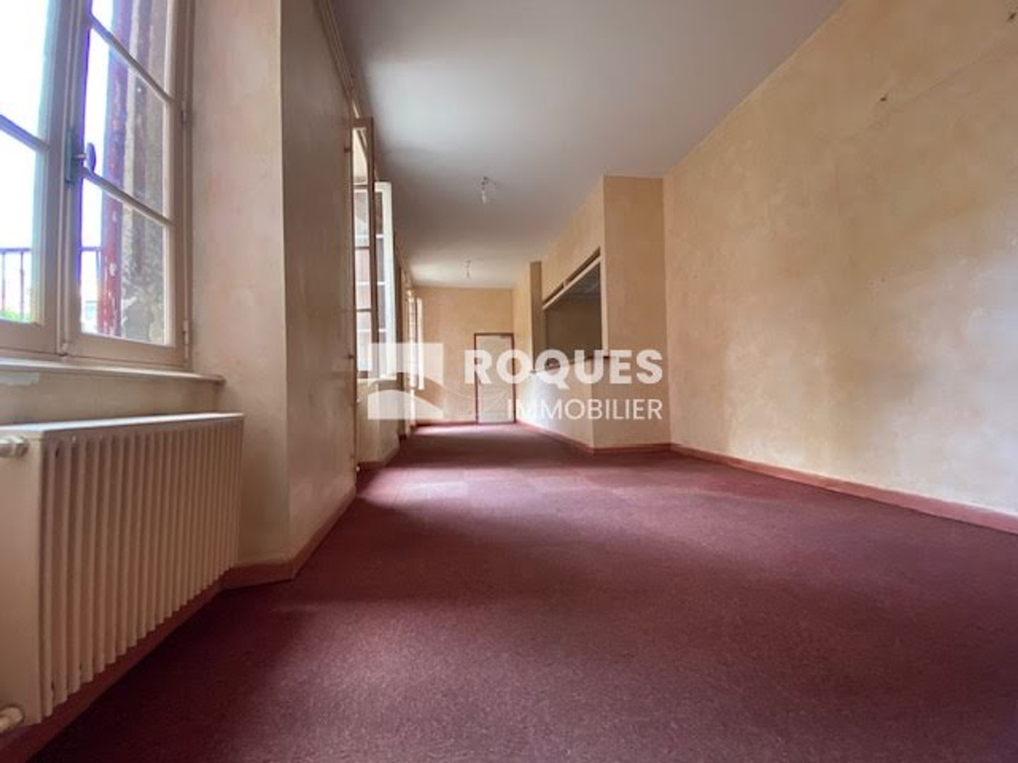 Local 11 pièces 260 m²