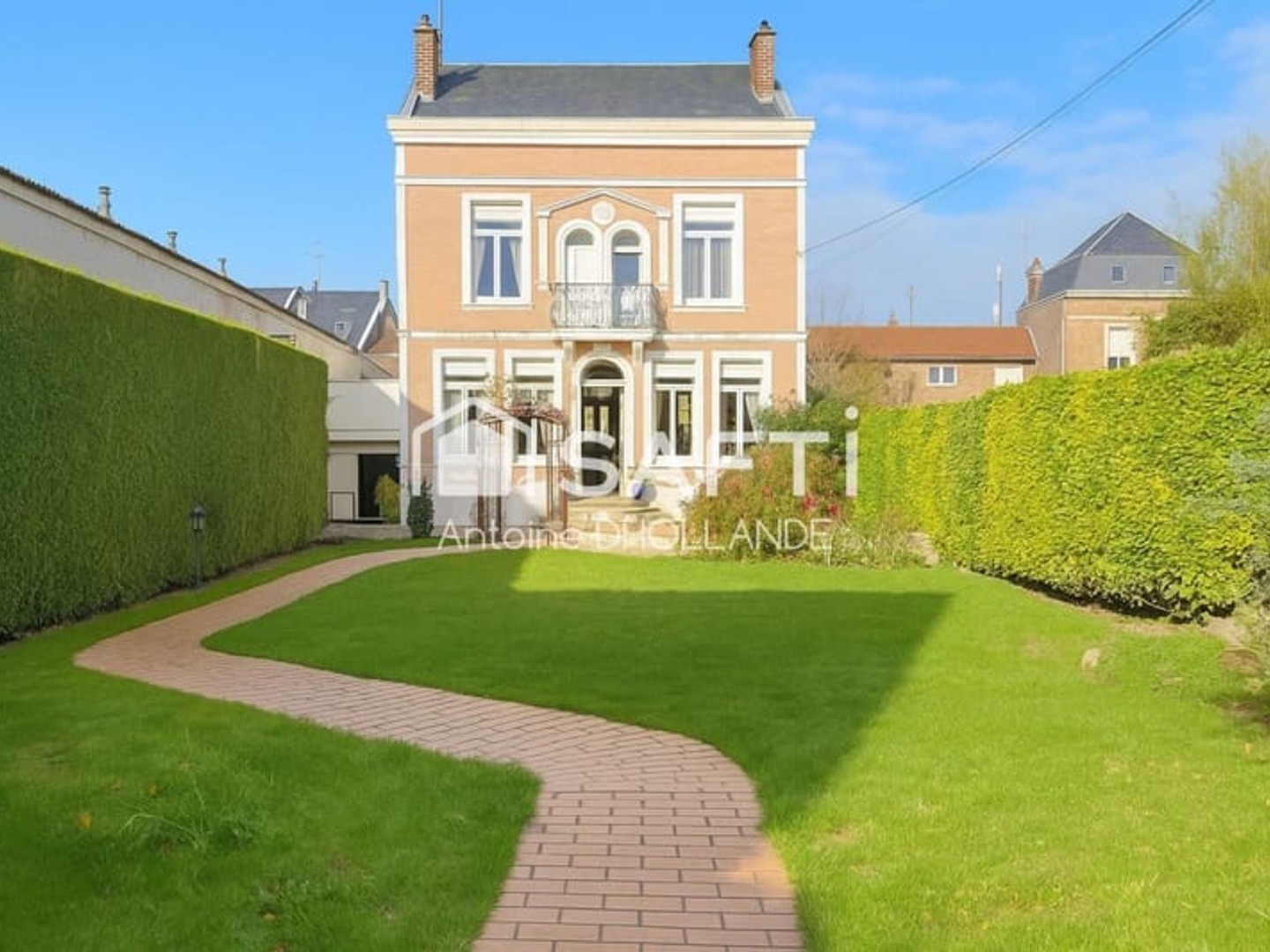 Maison 8 pièces 159 m²