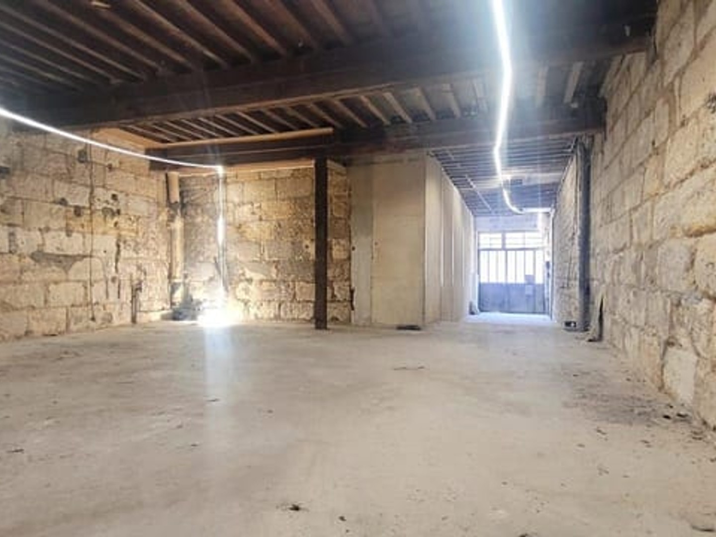 Immeuble commercial 91 m²