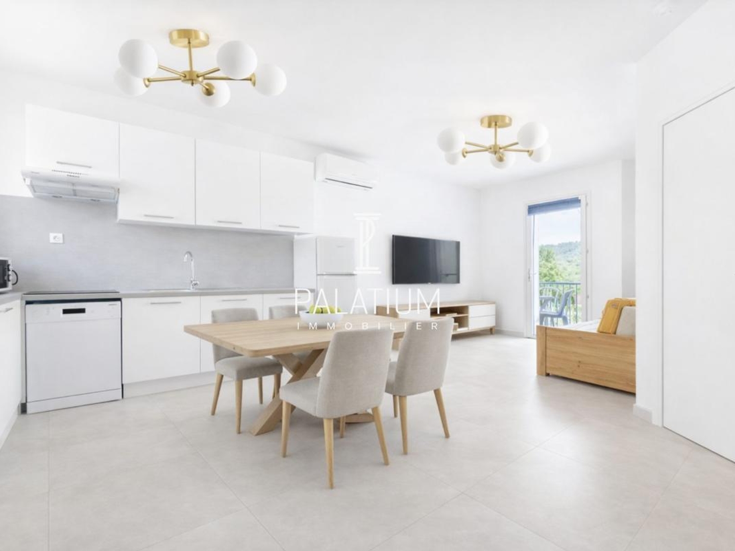 Charmant T2 meublé avec balcon, piscine et parking - Gréoux-